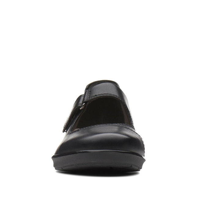 Clarks Women’s Hope Henley Black Leather Slip-On Shoes – Cushioned Comfort, Classic Loafer Style & Everyday Versatility