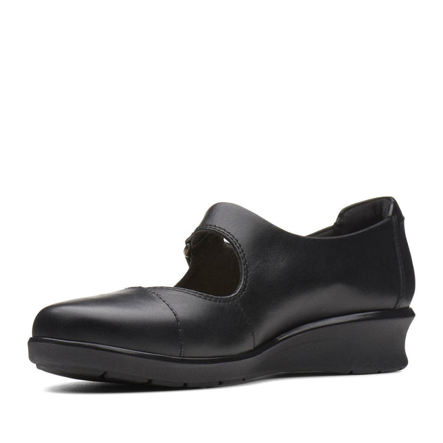 Clarks Women’s Hope Henley Black Leather Slip-On Shoes – Cushioned Comfort, Classic Loafer Style & Everyday Versatility