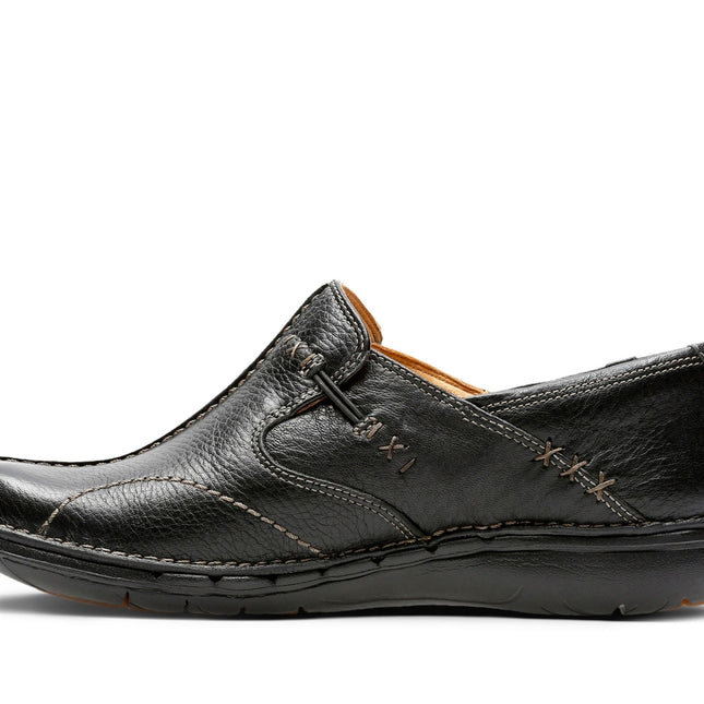 Clarks Women’s Un Loop Black Leather Slip-On Shoes – Soft Leather, Cushioned Comfort & Versatile Everyday Wea