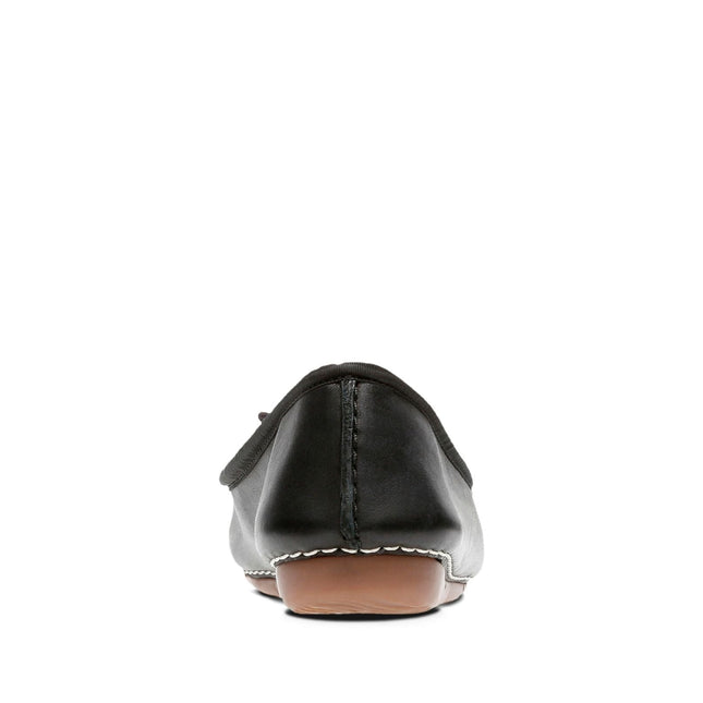 Clarks Women’s Freckle Ice Black Leather Ballet Flats – Soft Leather Slip-On Shoes with Cushioned Footbed & Flexible Rubber Sole