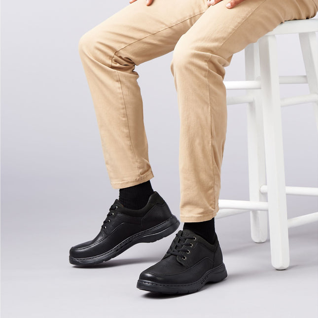 Clarks Un Brawley Lace Black Leather Men’s Casual Shoes – Comfortable Lace-Up Casual Shoes with Soft Leather, Cushioned Comfort & Everyday Versatility - Extra Wide Fit