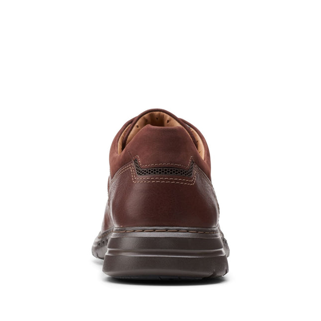 Clarks Men’s Un Brawley Lace Mahogany Leather Lace-Up Shoes – Smart Casual Leather Shoes with Cushioned Comfort & Durable Outsole