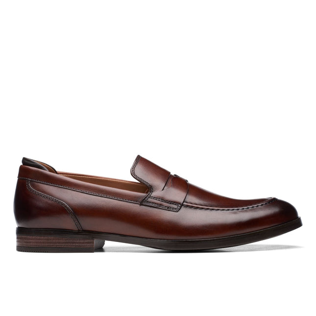 Clarks Men’s Bradish Ease Tan Leather Slip-On Shoes – Easy-Entry Comfort Leather Shoes with Cushioned Footbed & Versatile Style