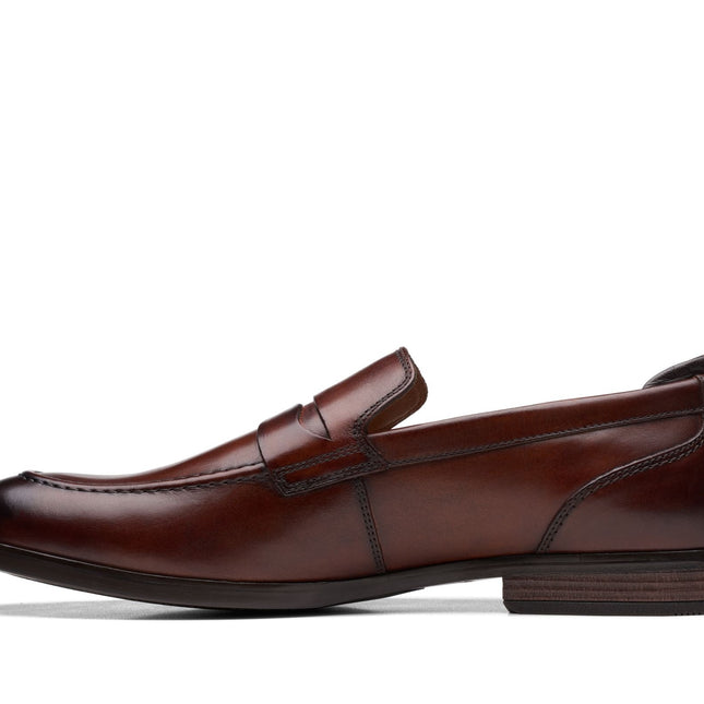 Clarks Men’s Bradish Ease Tan Leather Slip-On Shoes – Easy-Entry Comfort Leather Shoes with Cushioned Footbed & Versatile Style