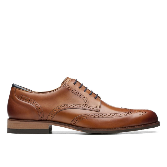 Clarks Men’s Craft Arlo Limit Tan Leather Oxford Shoes – Premium Full-Grain Leather, Cushioned Footbed, and Classic Brogue Detailing