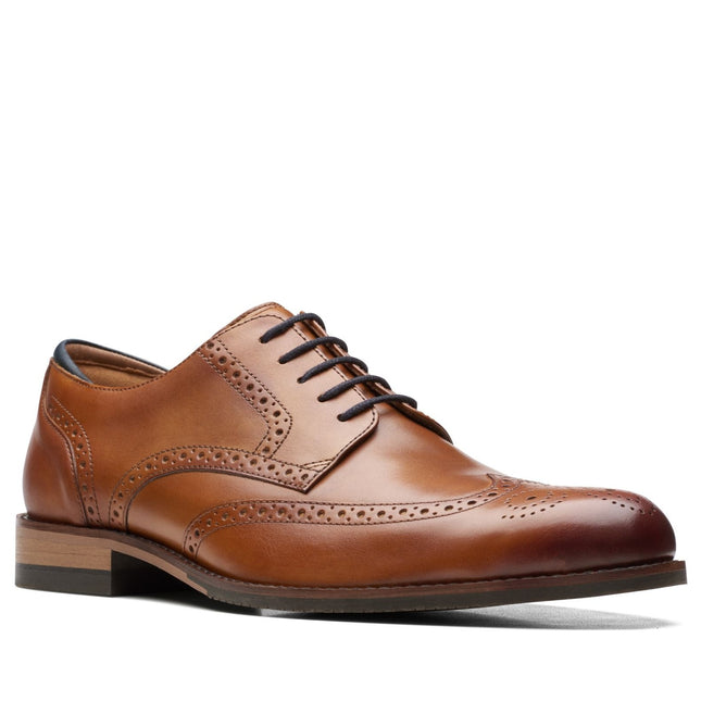 Clarks Men’s Craft Arlo Limit Tan Leather Oxford Shoes – Premium Full-Grain Leather, Cushioned Footbed, and Classic Brogue Detailing