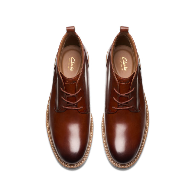 Clarks Men’s Aldwin Chukka Mid Tan Leather Boots – Casual Mid-Height Leather Boots with Cushioned Comfort & Versatile Style