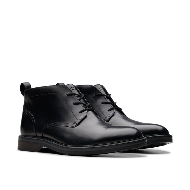 Clarks Aldwin Chukka Black Leather Men’s Ankle Boots – Smart-Casual Leather Boots with Cushioned Comfort & Durable Grip Sole